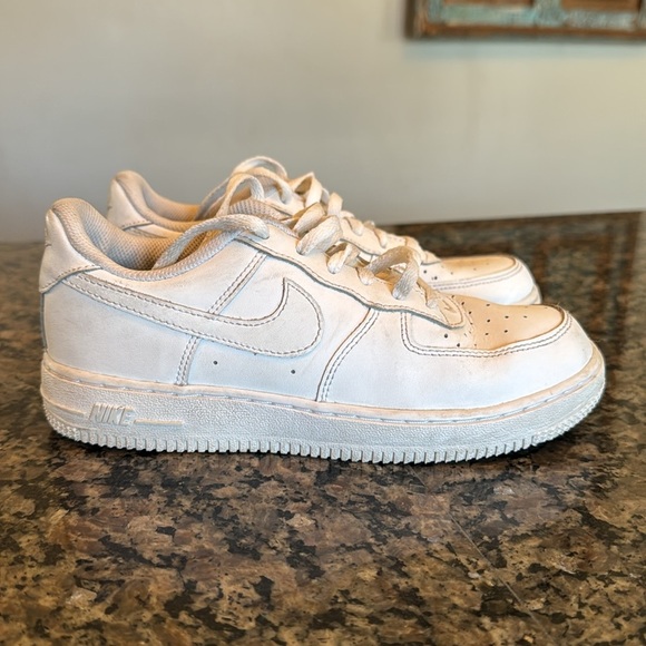 Nike Air Force one White Sneakers EUC 3Y - Picture 5 of 8